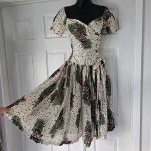 Vtg 1950s whimsigoth floral patterned silk sweetheart neckline dropwaist dress